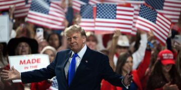 Trump financiará sus comerciales de TV tras críticas por uso de fondos públicos