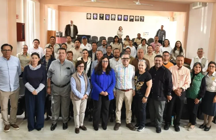 Se reúne el rector de la UNACH con integrantes de la comunidad del Campus Comitán