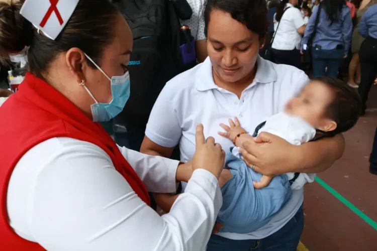 Arranca en Chiapas la Campaña de Vacunación para la Temporada Invernal y contra el VPH
